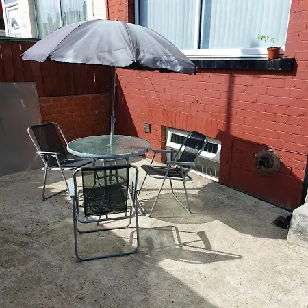 Apartment Lovely Studio-flat With Free Parking, Free Wifi. Leeds (West Yorkshire)