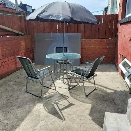 Lovely Studio-flat With Free Parking, Free Wifi. Leeds (West Yorkshire)