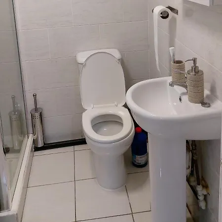 Apartment Lovely Studio-flat With Free Parking, Free Wifi. Leeds (West Yorkshire)