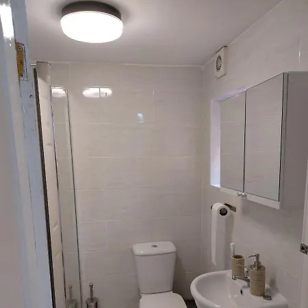 Apartment Lovely Studio-flat With Free Parking, Free Wifi. *