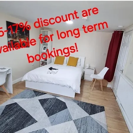 Lovely Studio-flat With Free Parking, Free Wifi. *