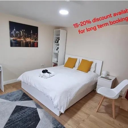 Lovely Studio-flat With Free Parking, Free Wifi. Apartment Leeds (West Yorkshire)
