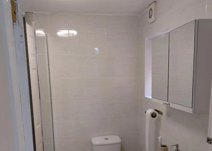 Apartment Lovely Studio-flat With Free Parking, Free Wifi. *