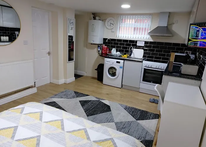 Apartamento Lovely Studio-flat With Free Parking, Free Wifi. *