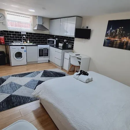 Lovely Studio-flat With Free Parking, Free Wifi. Appartamento Leeds (West Yorkshire)